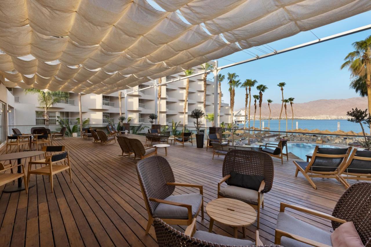 อาเรีย Hotel เอลัต ภายนอก รูปภาพ The pool deck at the Dead Sea